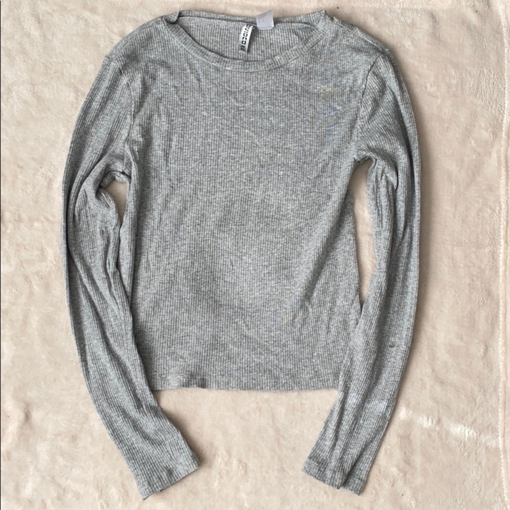 Grey long sleeve shirt